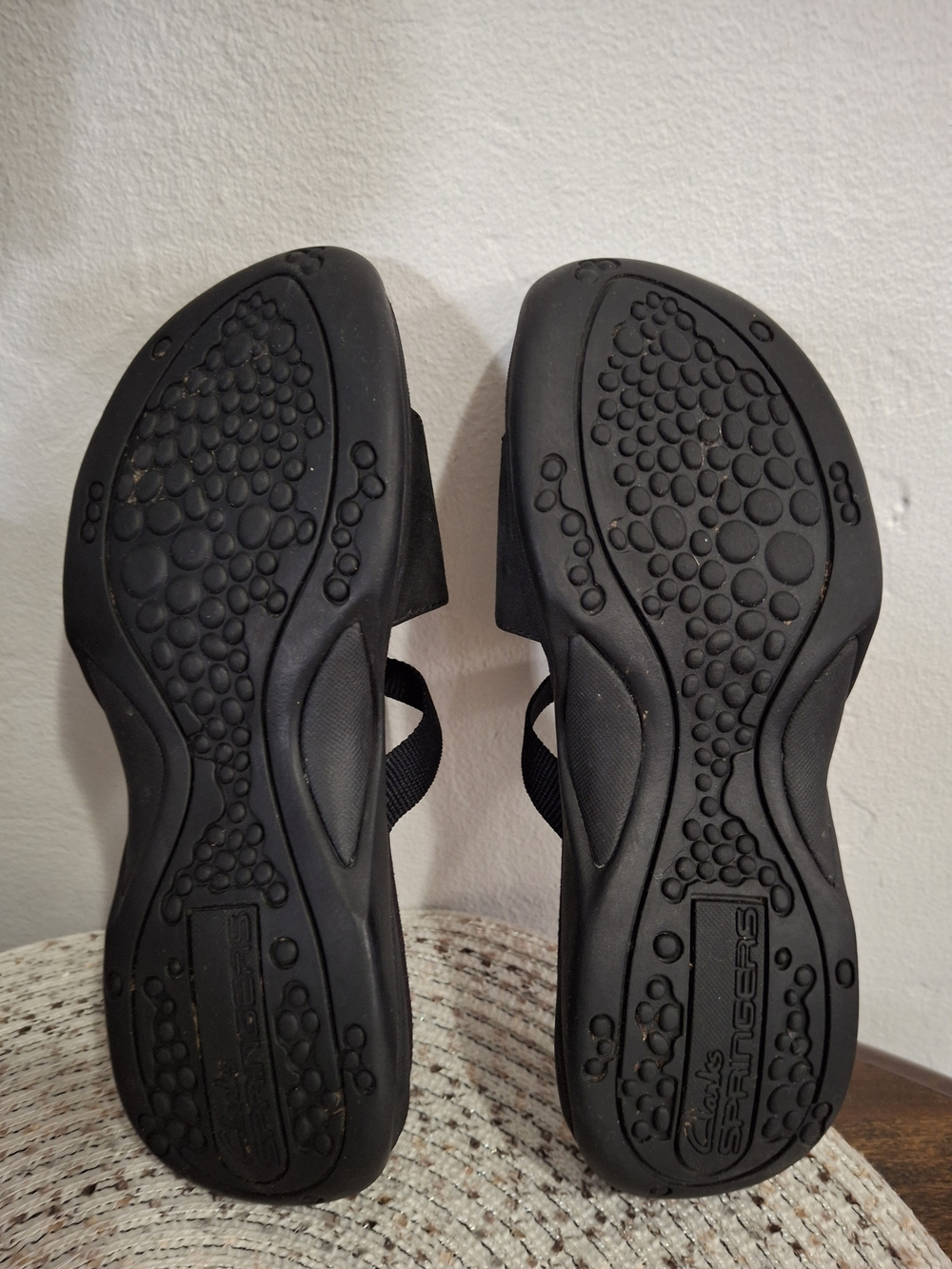 Clarks Springers Women’s Black Slide Sandals Size 6. - Picture 8 of 9